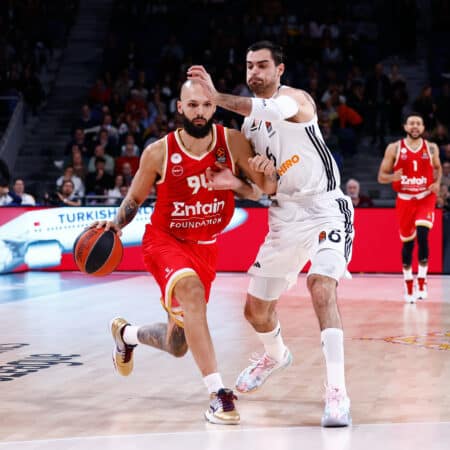 Vezenkov y Olympiacos superan al Real Madrid en el Pireo